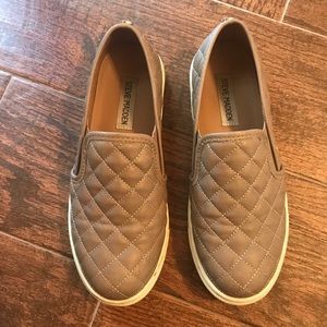 steve madden taupe slip on’s